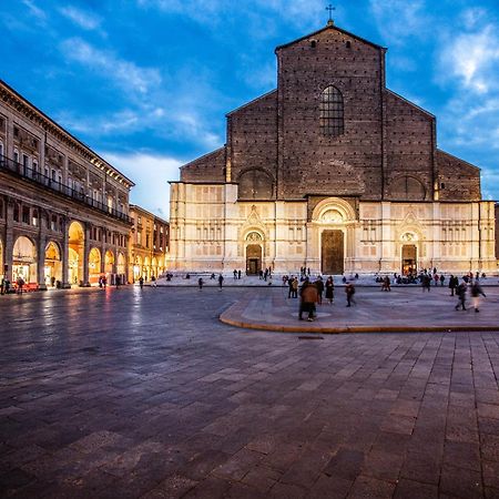 Urbanicooh Guidozagni - Piazza Maggiore View Bologna Bagian luar foto