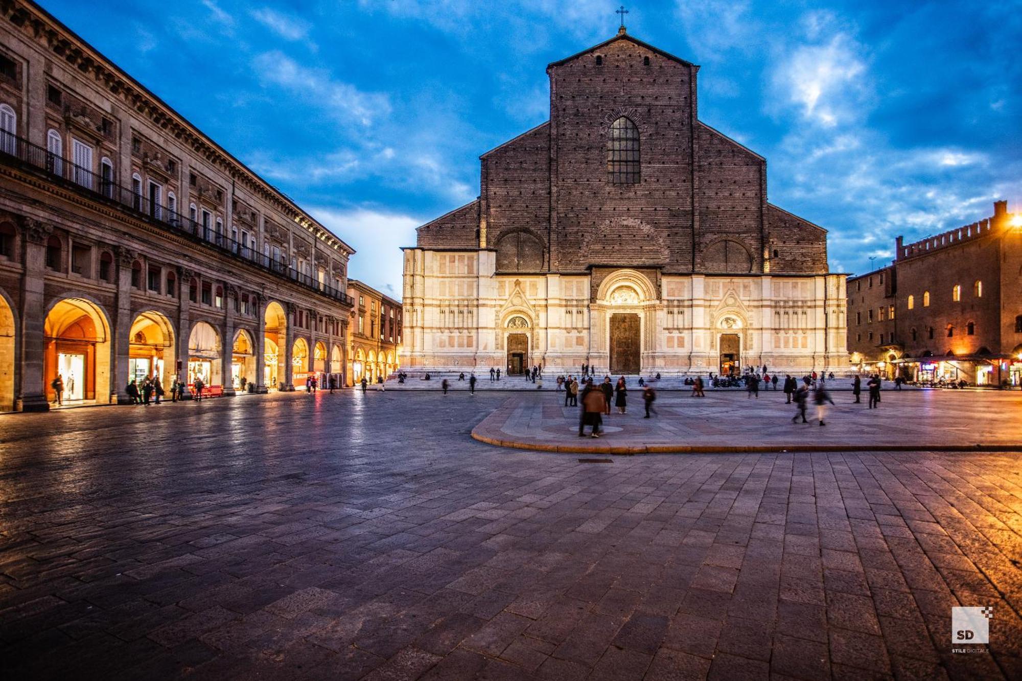 Urbanicooh Guidozagni - Piazza Maggiore View Bologna Bagian luar foto
