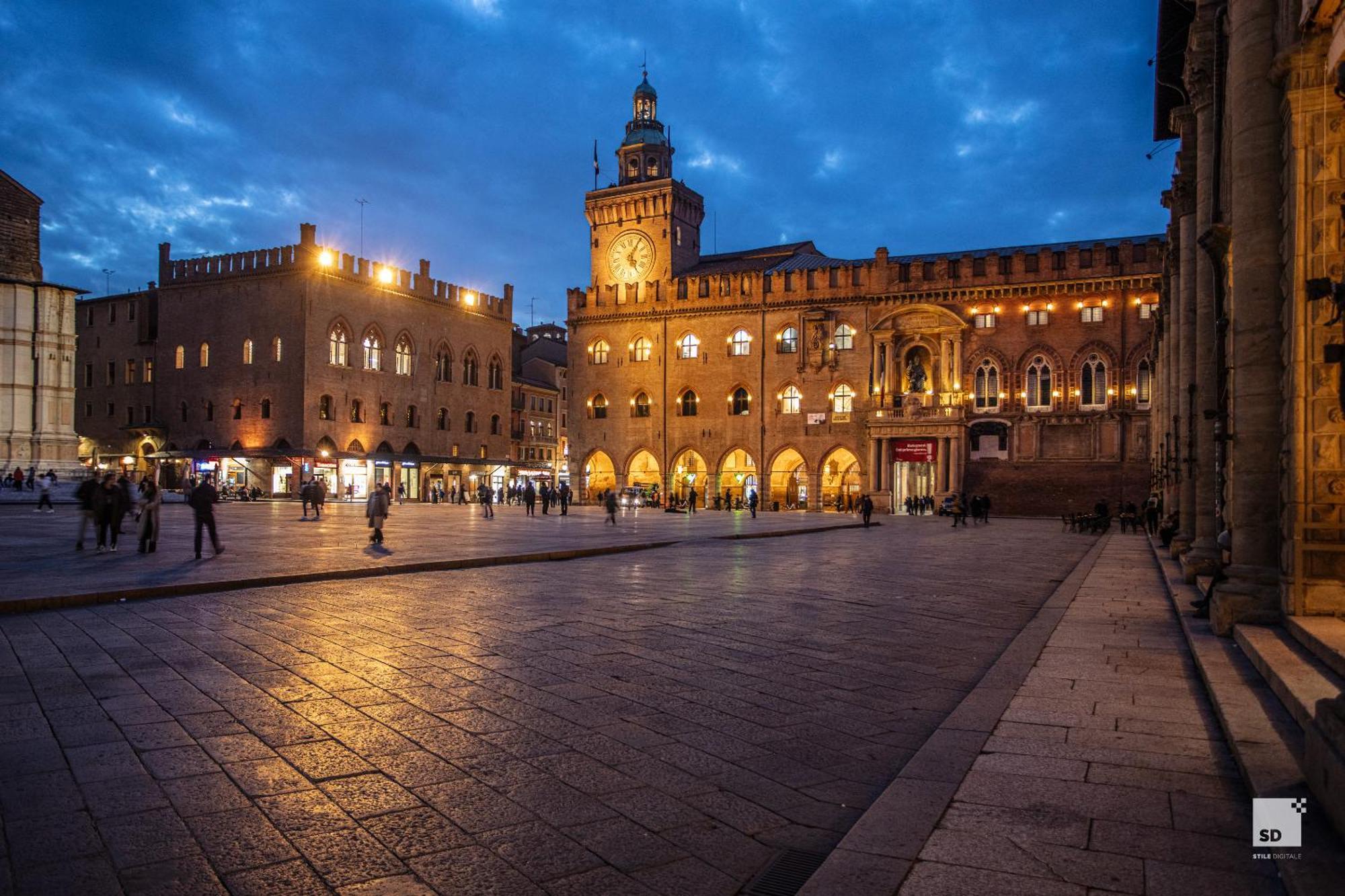 Urbanicooh Guidozagni - Piazza Maggiore View Bologna Bagian luar foto