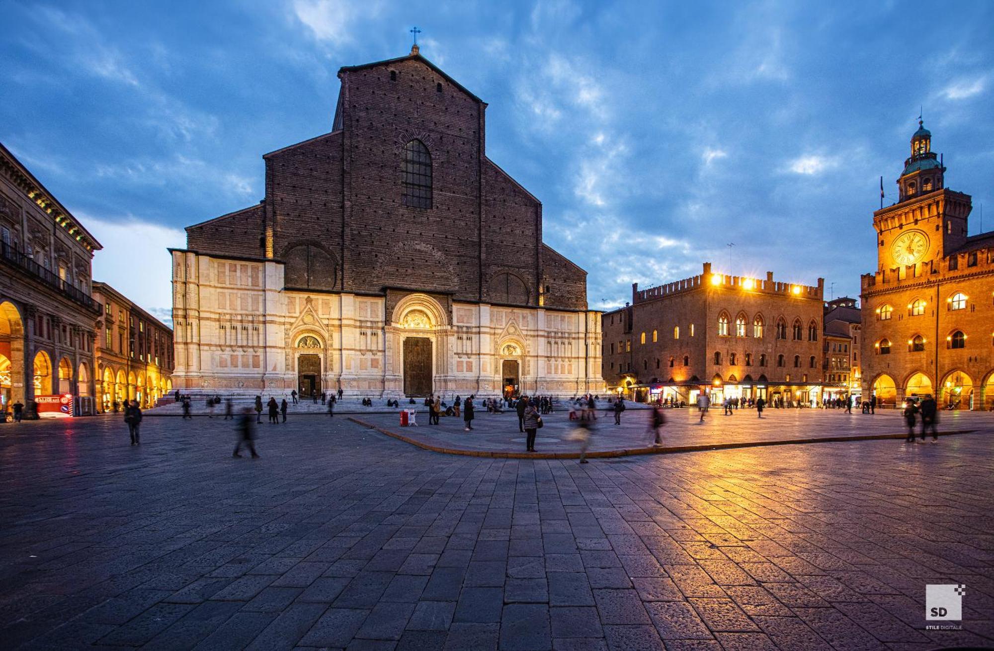 Urbanicooh Guidozagni - Piazza Maggiore View Bologna Bagian luar foto